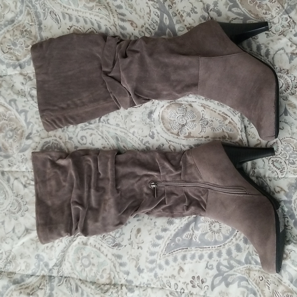 Heeled boots